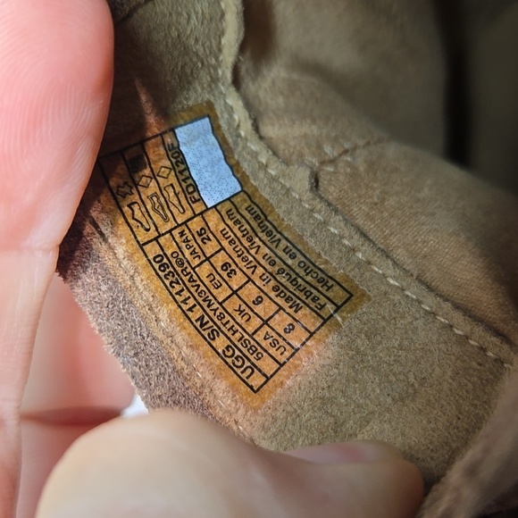 NWOB UGG Wymla Ankle Distressed Leather Buckle Detail Moto Boho Shoes Sz 8 - Picture 13 of 13